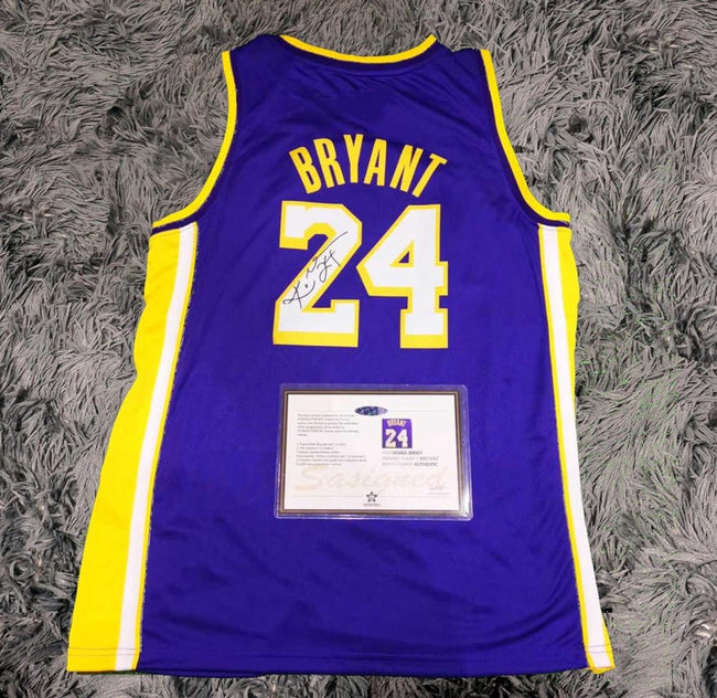 Kobe Bryant SIGNED Los Angeles Lakers #24 Signature Jersey/Shirt - COA - 06/07 Hover Image