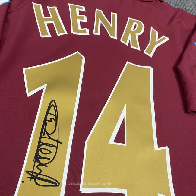 Thierry Henry SIGNED Arsenal 05/06 Home Jersey/Shirt - COA - 2005 Retro Main Image