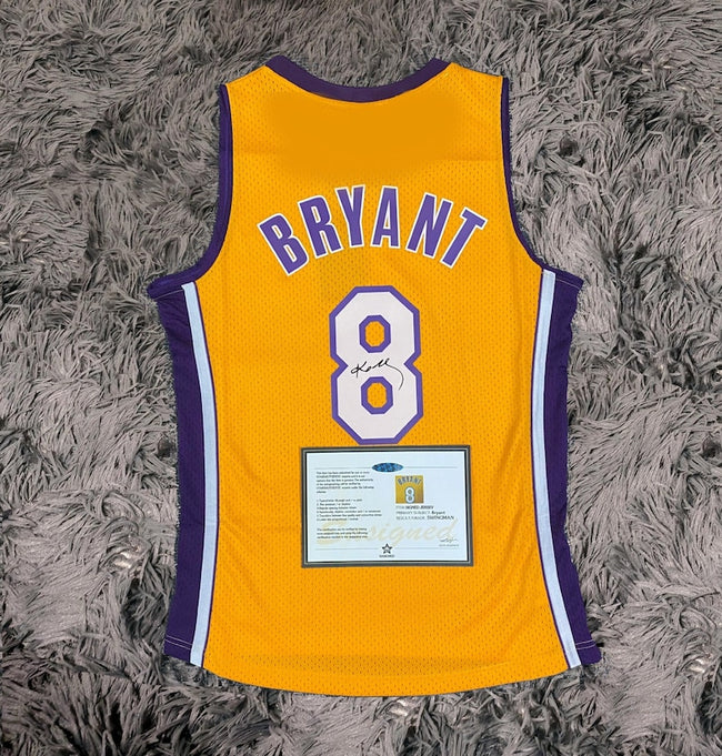 Kobe Bryant SIGNED Los Angeles Lakers #8 Signature Jersey/Shirt - COA - 00/01 Hover Image
