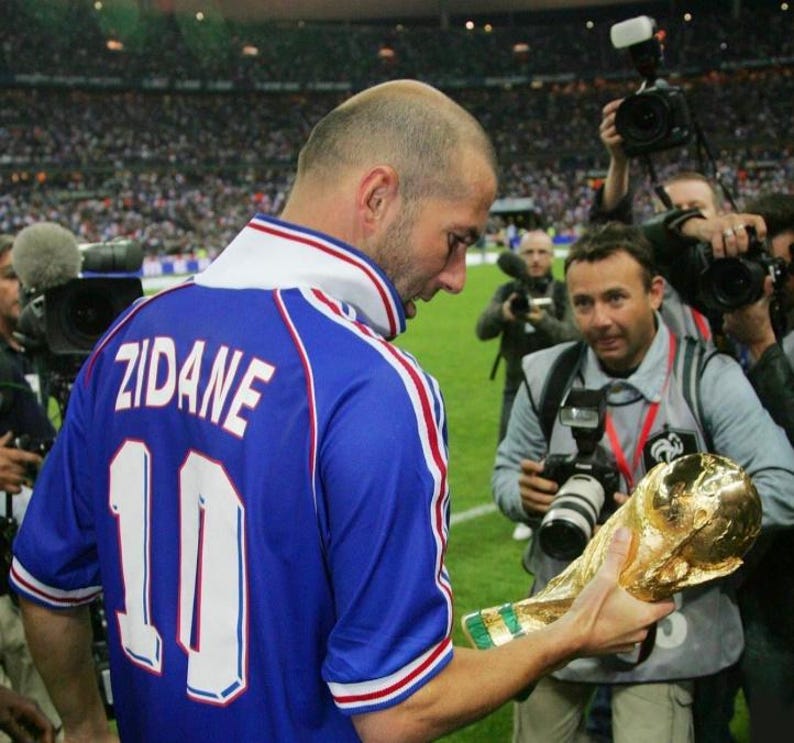 Zinedine Zidane SIGNED France 97/98 Home Jersey/Shirt - COA - 1998 Retro